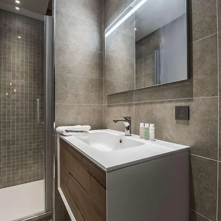 Apartment Calme 51m² Aux Pieds Des Pistes, 4 Pers, Centre, Balcon, Spa, Parking Inclus - Fr-1-631-194 *